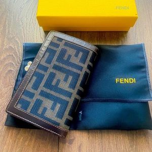 SOLD 👛Fendi Vintage Monogram Wallet